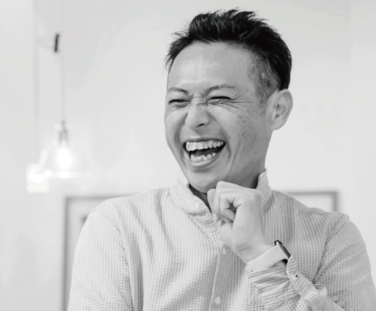 小泉雅裕 写真